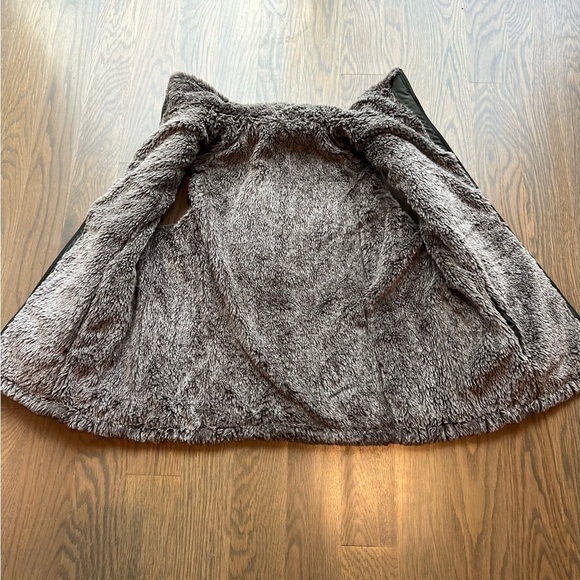 Mia & Tess brand new reversible olive green/fur vest. Size Small. - Picture 6 of 9